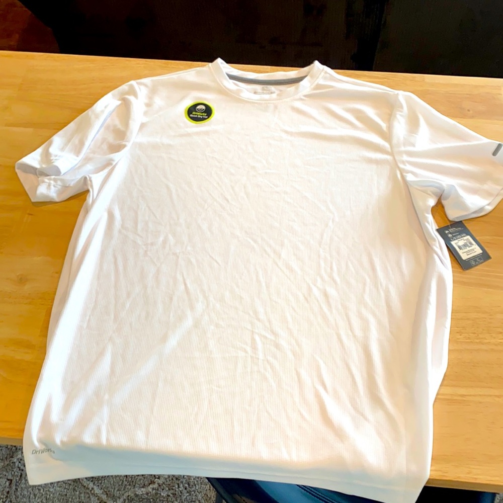 Men’s large regular fit quick dry white T-shirt